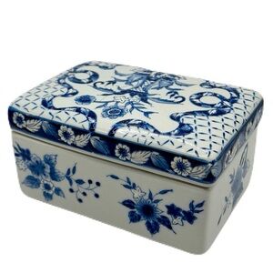 Chinese Blue and White Porcelain Trinket Keepsake Box w/ Lid - BEAUTIFUL Vintage